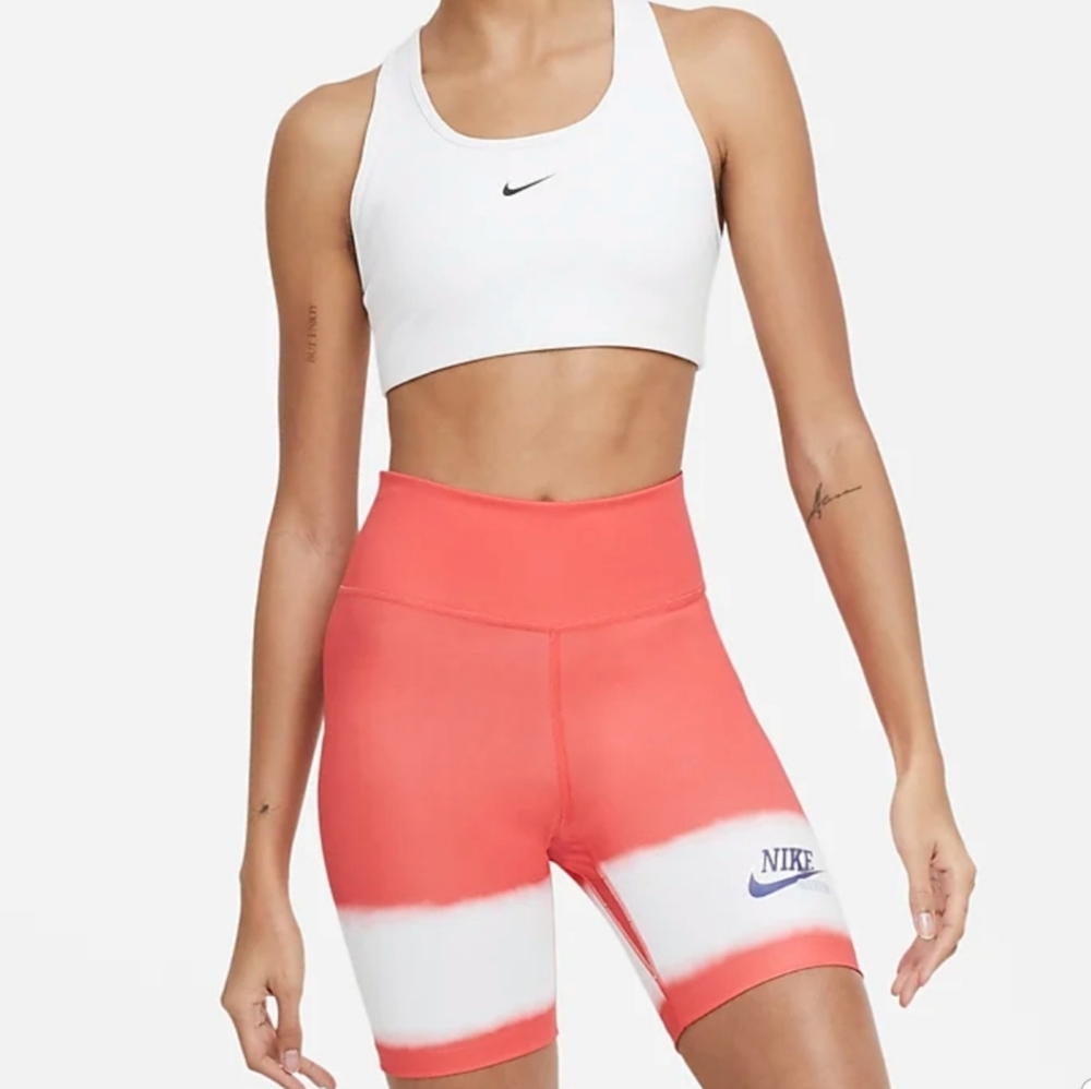 NIKE Women's ONE Mid-Rise Bike Tight Fit Shorts